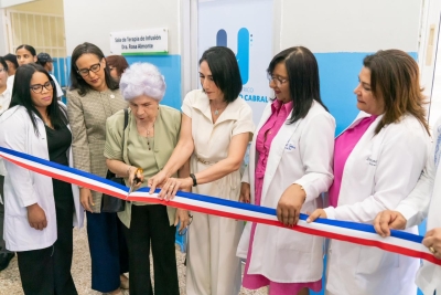 Primera Dama entrega nueva Sala de Infusión Ambulatoria en el Hospital Robert Reid Cabral