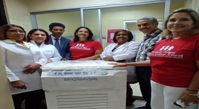 Hospital Robert Reid Cabral recibe equipo de centrífuga refrigerado donado por la fundación Facci