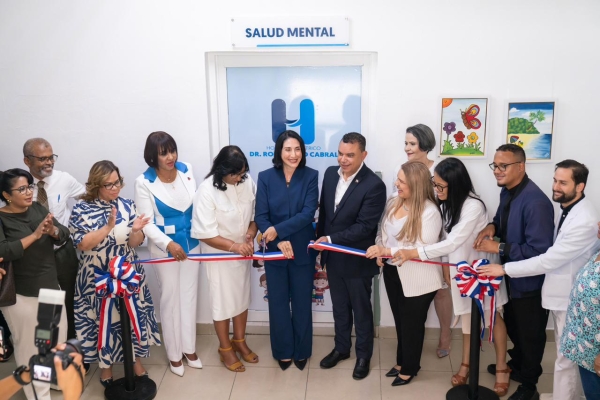 Primera dama y director del SNS inauguran sala de atenci&oacute;n en crisis en Hospital Robert Reid Cabral